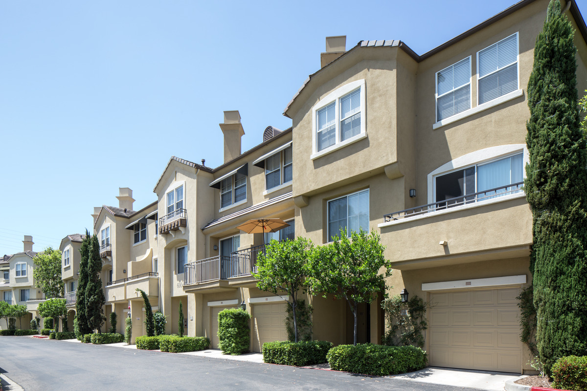 Apartments with Garages in Orange County | Irvine Company