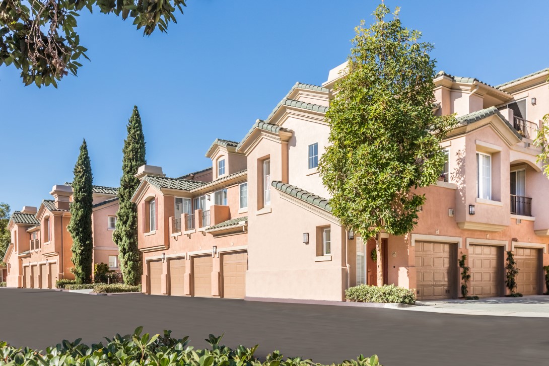 Hills at Fashion Valley - Apartments in San Diego, CA