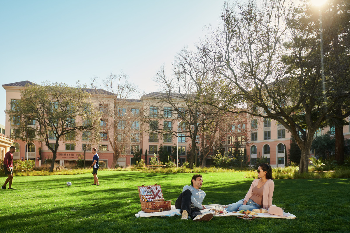 Santa Clara Square Apartments